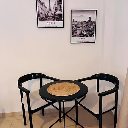 2 Single Beds Apartamento Levádeia